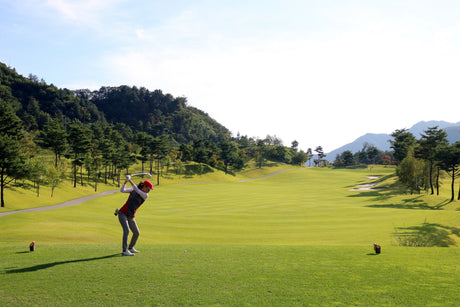 featured image of the blog titled Common Signs Your Golf Clubs Don't Fit Your Swing